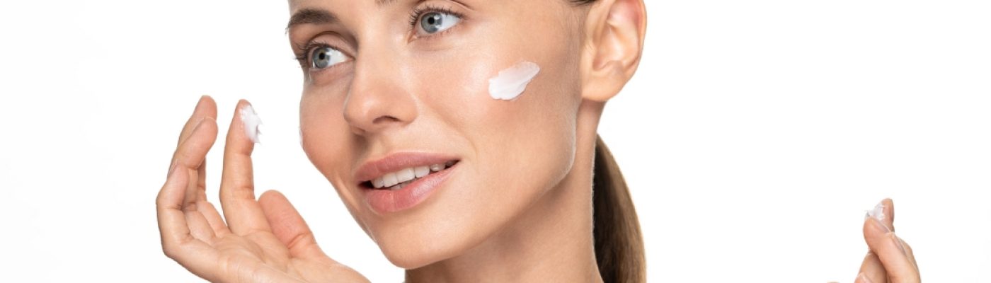 Why & How to Incorporate Retinol into Your Skincare Routine